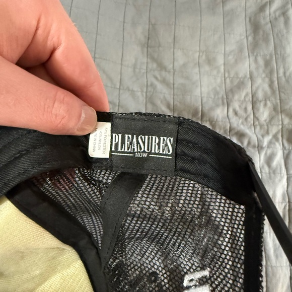 Pleasures Mona Lisa Trucker Cap - Picture 3 of 3